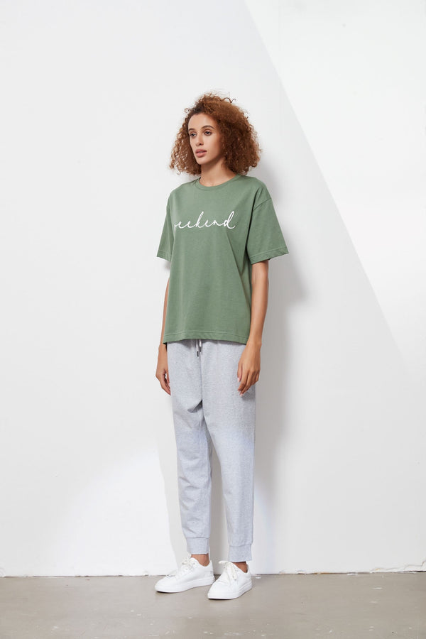 SCRIPT TEE